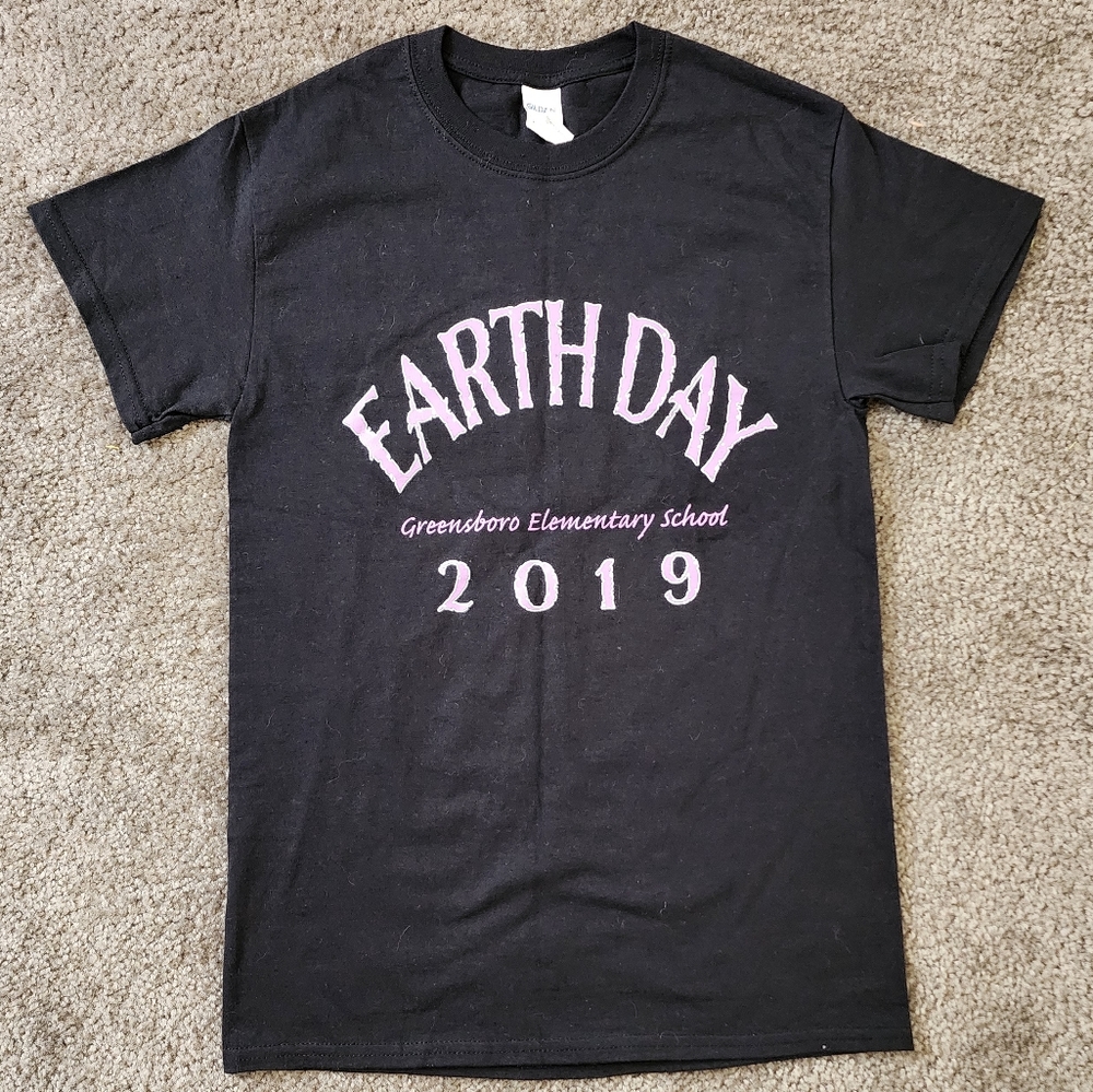 Gildan heavy cotton women and men  t-shirt size S